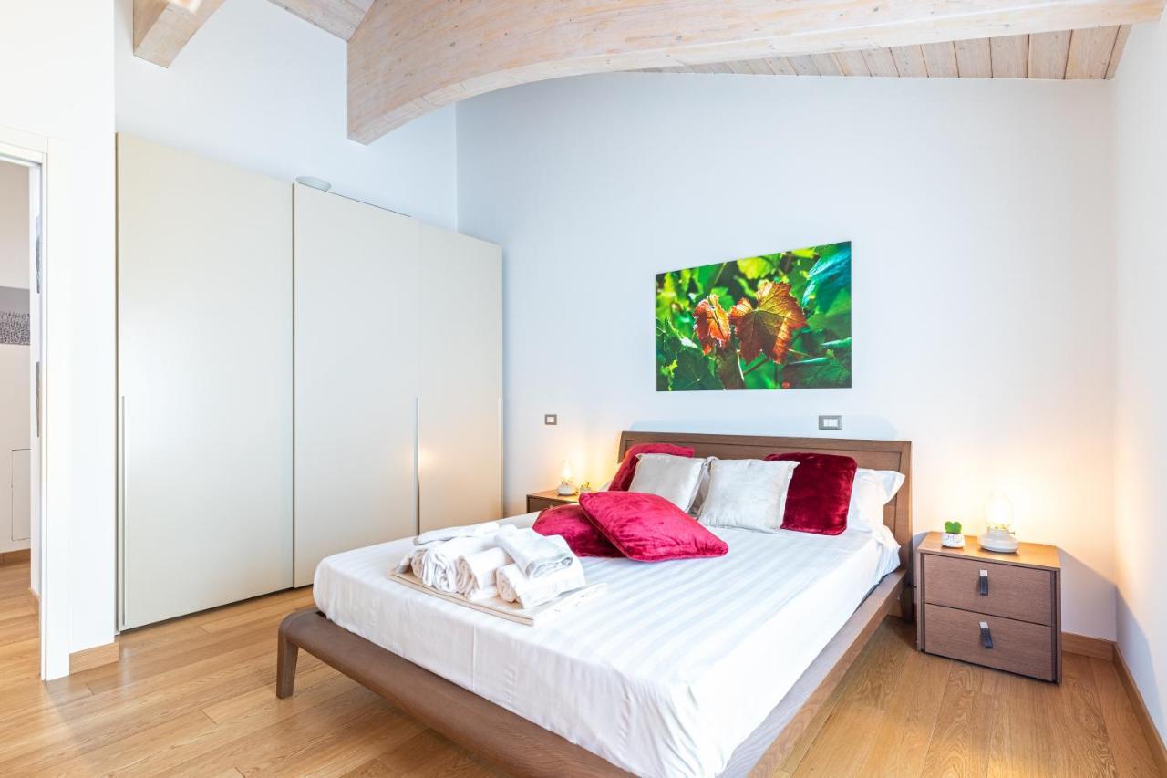 La Tessella - Suite Centrale Con Posto Auto Gratis Alba  Exterior photo